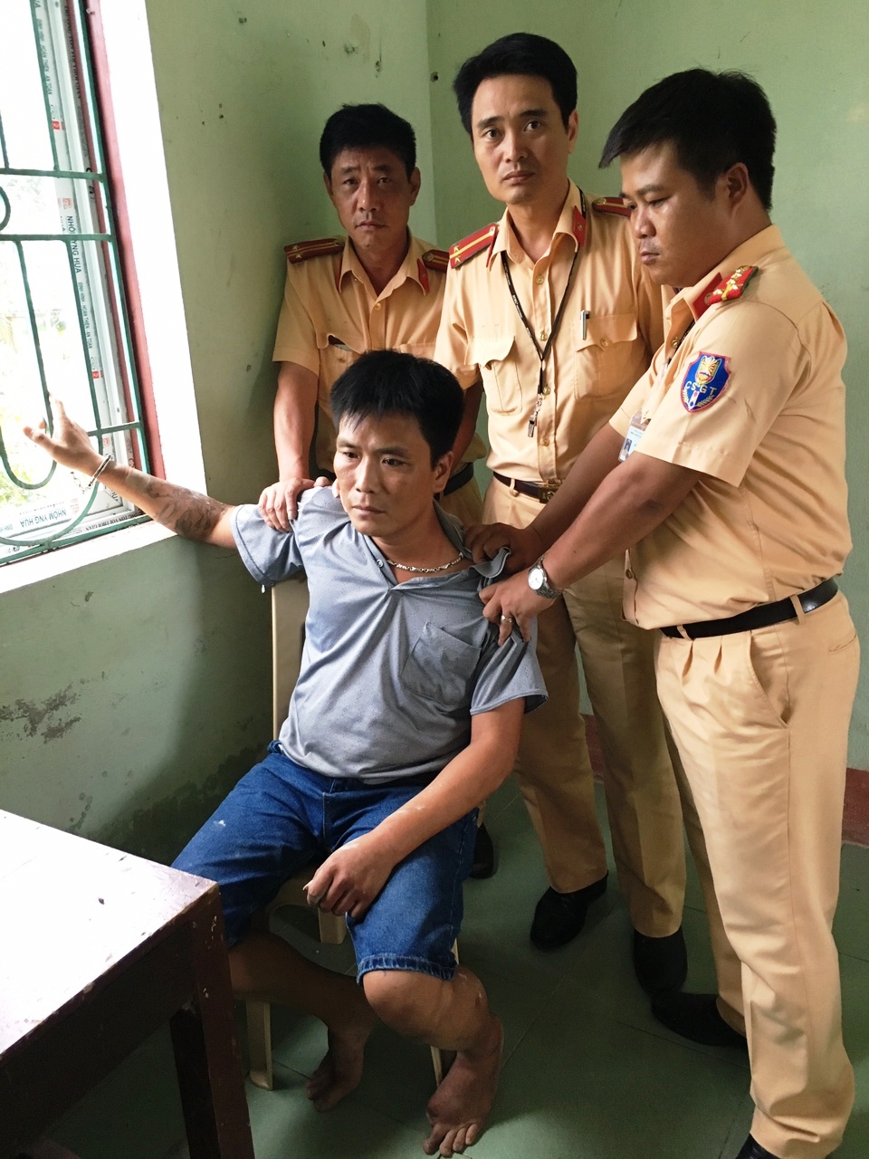 csgt bắt ma t&uacute;y