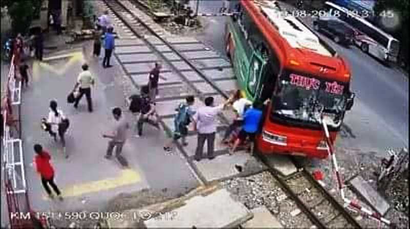 39834869_314795022623687_500011640104681472_n