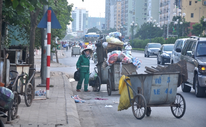 11 - 12 D&ugrave; nắng hay mưa, giữa phố đ&ocirc;ng người hay c