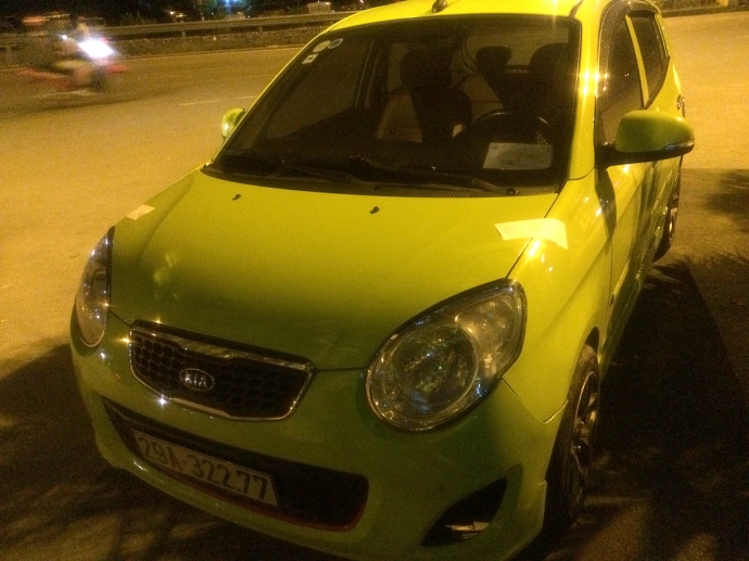 9 Xe &ocirc; t&ocirc; bỏ chạy bị cơ quan chức năng ni&ecirc;m phong.