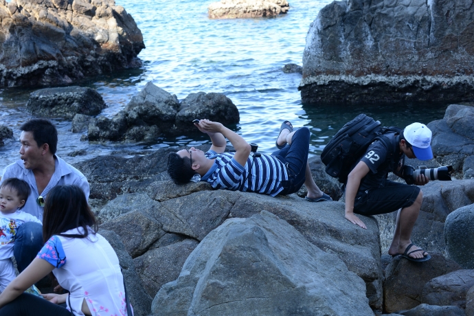 7Ngả lưng tr&ecirc;n phiến đ&aacute; thư gi&atilde;n thả hồn v&agrave;o trời,