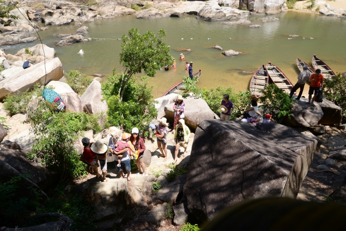 9Cập bến đầu nguồn.