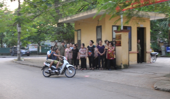 1 Bọn tội phạm tỏ ra manh động, liều lĩnh.