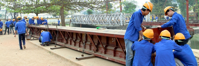 Sinh vi&ecirc;n Trường Đại học C&ocirc;ng nghệ GTVT được thực 