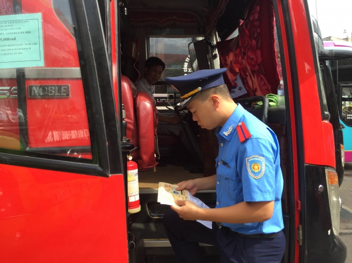 ha-noi-ra-quan-thanh-tra-van-tai-khach-bang-oto