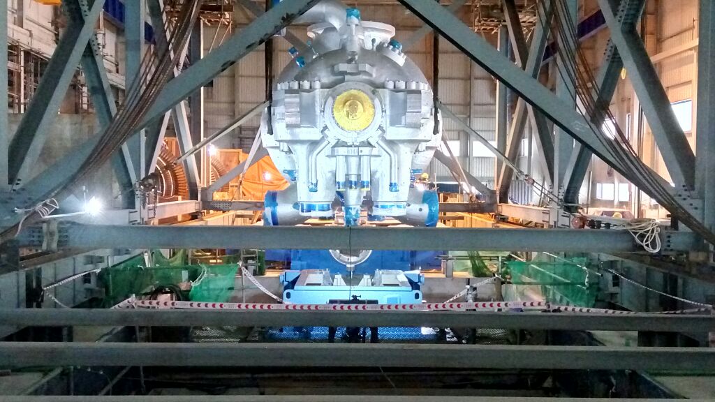 Đến hơn 18h30 c&ugrave;ng ng&agrave;y tuabin đ&atilde; được đưa v&agrave;o vị 