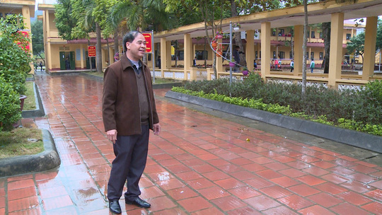 hieu-truong-lam-duc-tinh-duc-nam-sinh