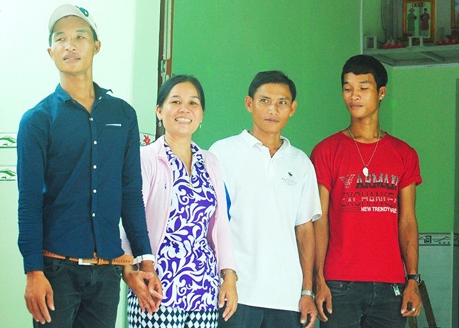 Hao_Anh_cung_cha_me_va_Hao_Em