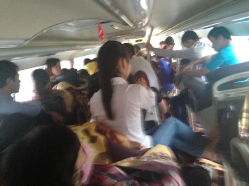 xe-khach-nhoi-nhet-2 (1)