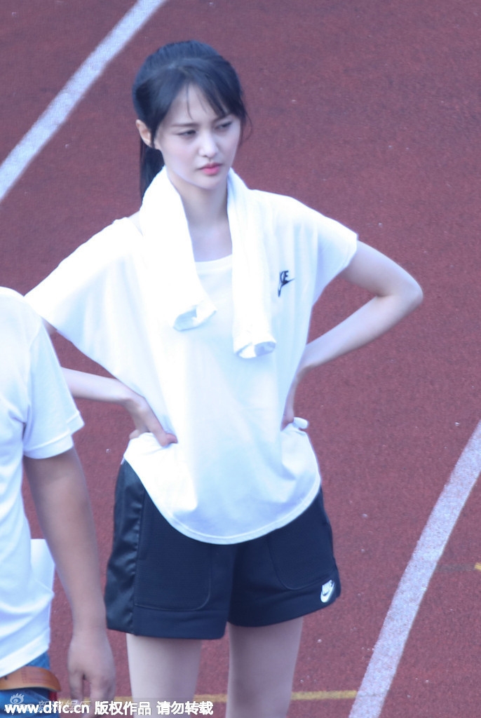 boi-vy-vy-trinh-sang-xinh-bat-ngo-trong-trang-phuc