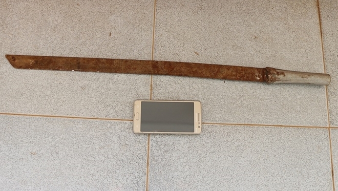 photo-1-1477799100668