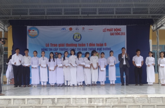 duong-kim-thu-linh-cuoc-thi-giao-thong-hoc-duong-t