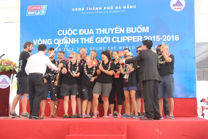 da-nang-tung-bung-don-thuyen-clipper-cap-cang-song