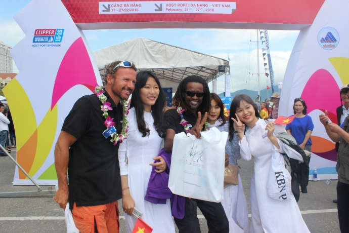 da-nang-tung-bung-don-thuyen-clipper-cap-cang-song