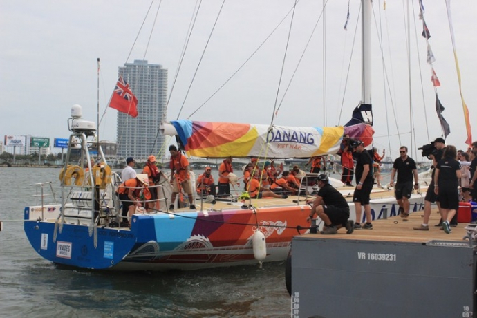 doi-clipper-da-nang-viet-nam-ve-den-thanh-pho-ben-