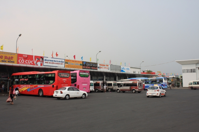 ngam-mo-hinh-ben-xe-dien-tu-kieu-mau-tai-Da-Nang3.