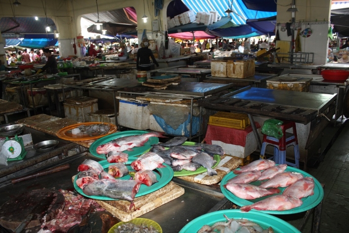 nguoi-dan-da-nang-du-tru-mam-muoi-truoc-con-bao-ca