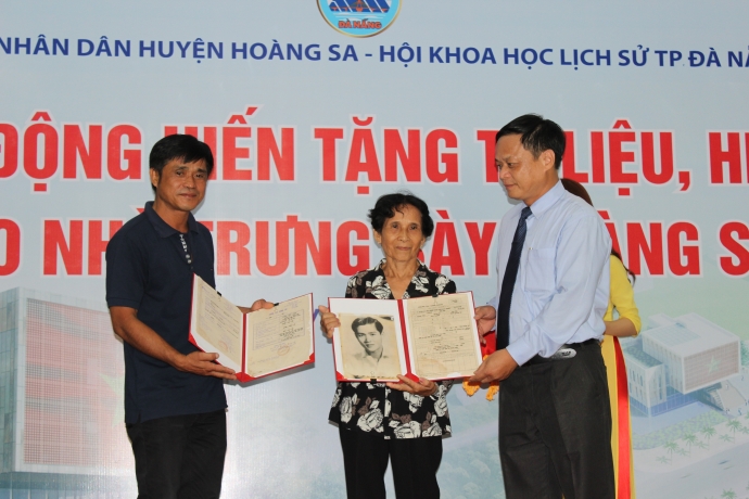 hien-tang-nhieu-tu-lieu-quy-ve-hoang-sa1.jpg