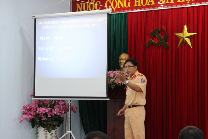 da-nang-tuyen-truyen-pho-bien-phap-luat-atgt-cho-c