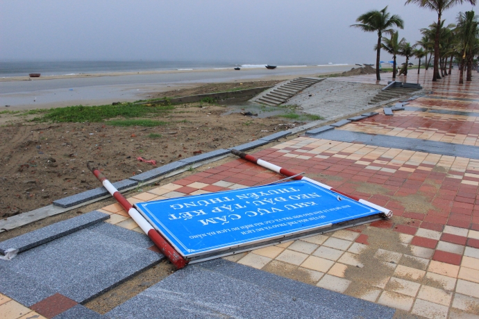 bao-so-4-dan-da-nang-di-chuyen-tau-thuyen-chen-cho