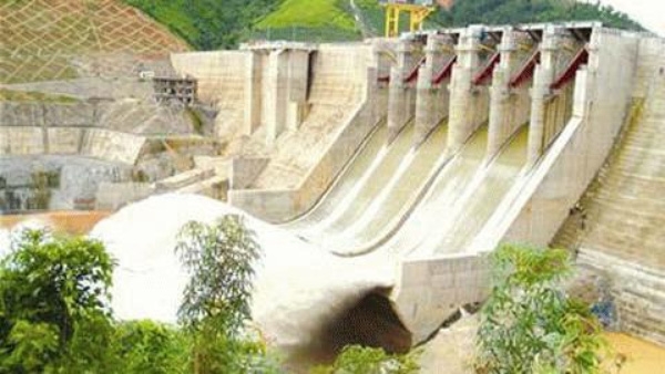 vo-cong-dan-dong-thuy-dien-song-bung-2