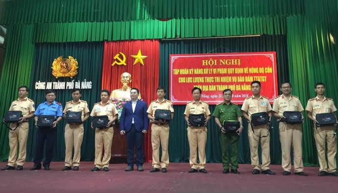 csgt-da-nang-duoc-tang-10-may-do-nong-do-con2