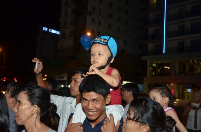 hang-nghin-nguoi-dan-hoa-minh-cung-vu-hoi-duong-ph