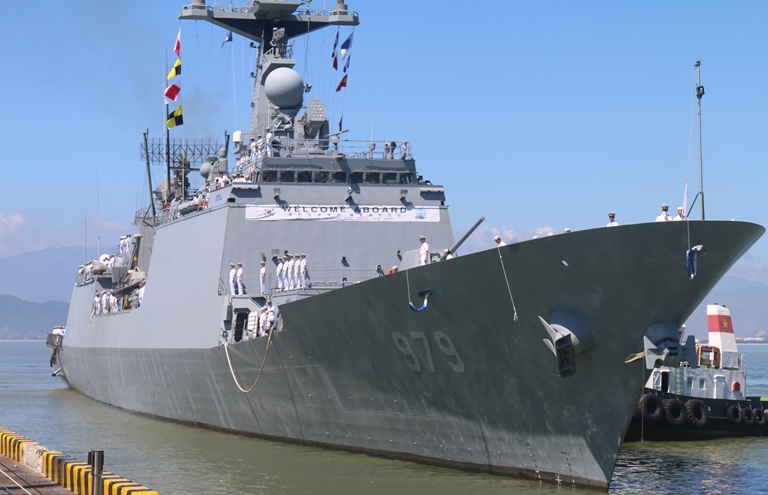 tàu Hàn Quốc (2)