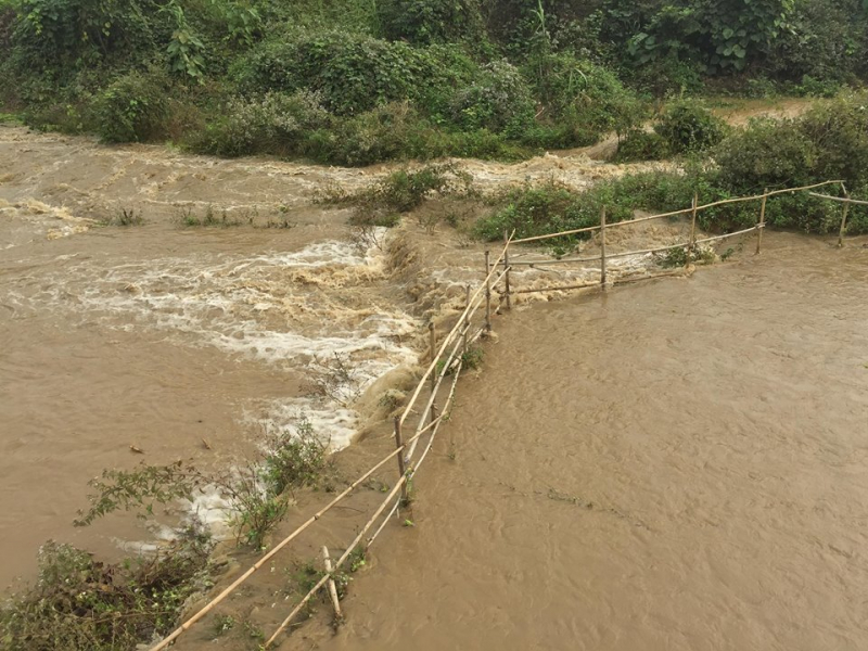 Ảnh 2. Nhiều ao hồ bị ngập ch&igrave;m trong biển nước