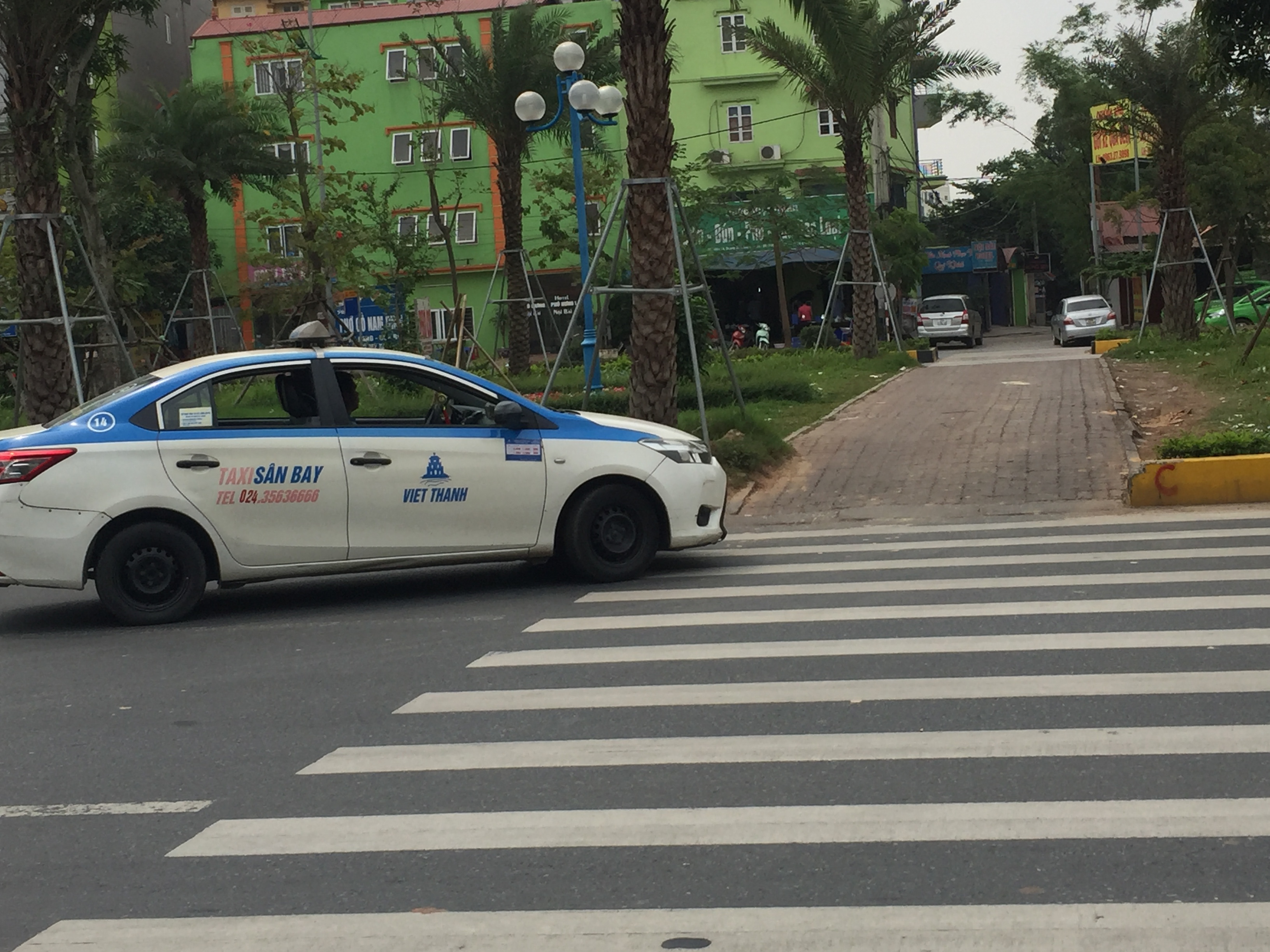 7579B1D8-5D6F-4D0F-84A1-22B90A09ECD5.