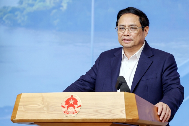 Thủ tướng: Chấm dứt t&igrave;nh trạng chia nhỏ g&oacute;i thầu, th&ocirc;ng thầu, b&aacute;n thầu