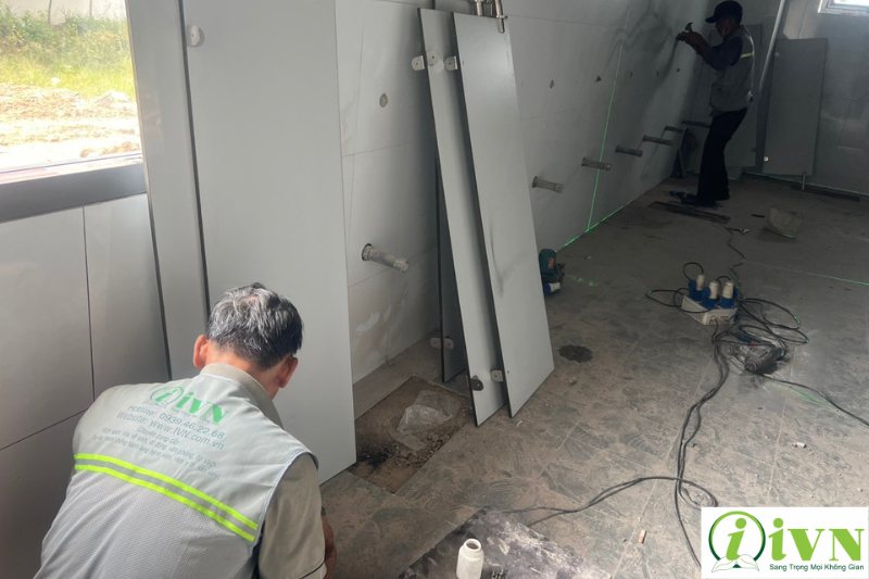 iVN - Đơn vị thi c&ocirc;ng v&aacute;ch ngăn vệ sinh chuy&ecirc;n nghiệp, uy t&iacute;n tại Th&agrave;nh phố Hồ Ch&iacute; Minh