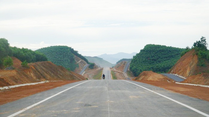 Yêu cầu sớm bàn giao mặt bằng cao tốc Hòa Liên-Túy Loan Yêu cầu sớm bàn giao mặt bằng cao tốc Hòa Liên-Túy Loan
