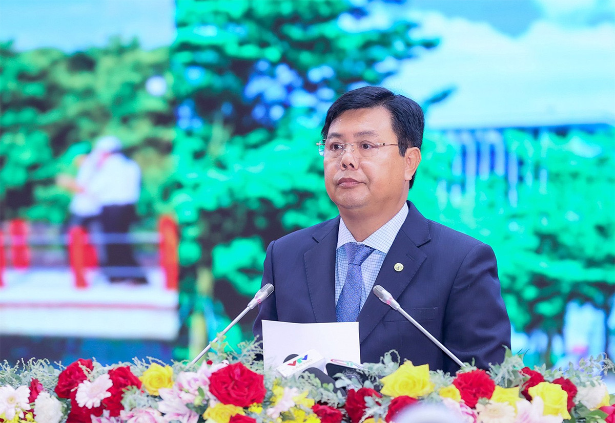 Thủ tướng: C&agrave; Mau phải sớm l&agrave;m đường băng để m&aacute;y bay lớn hạ c&aacute;nh