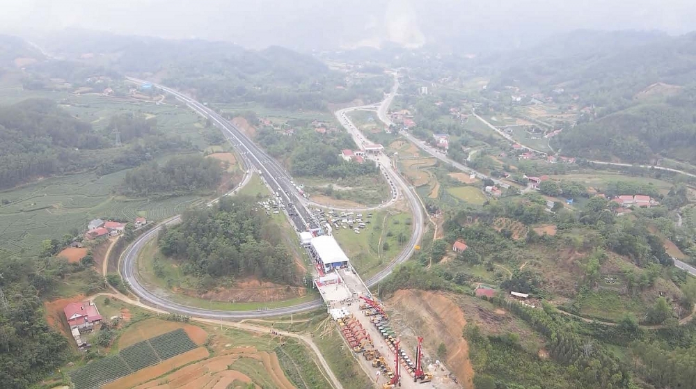 Thủ tướng ph&aacute;t lệnh khởi c&ocirc;ng Dự &aacute;n Cao tốc Chi Lăng-cửa khẩu Hữu Nghị