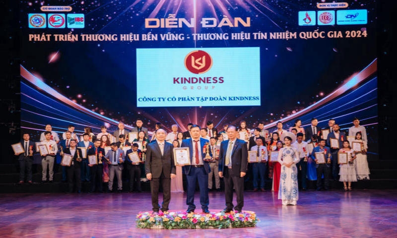 Sơn Diorlux: Top 10 Thương hiệu t&iacute;n nhiệm quốc gia, khẳng định vị thế dẫn đầu
