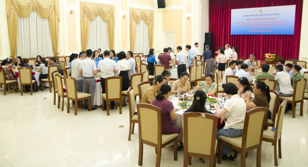 C&ocirc;ng đo&agrave;n Văn ph&ograve;ng Bộ X&acirc;y dựng tổ chức &ldquo;Bữa cơm C&ocirc;ng đo&agrave;n&rdquo; gắn kết đo&agrave;n vi&ecirc;n