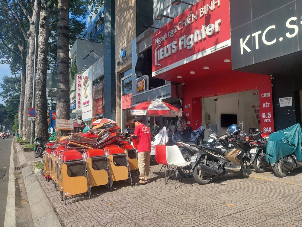 Th&agrave;nh phố Hồ Ch&iacute; Minh: Tr&agrave;n lan t&igrave;nh trạng lấn chiếm vỉa h&egrave;, l&ograve;ng đường tại phường 5, quận 3