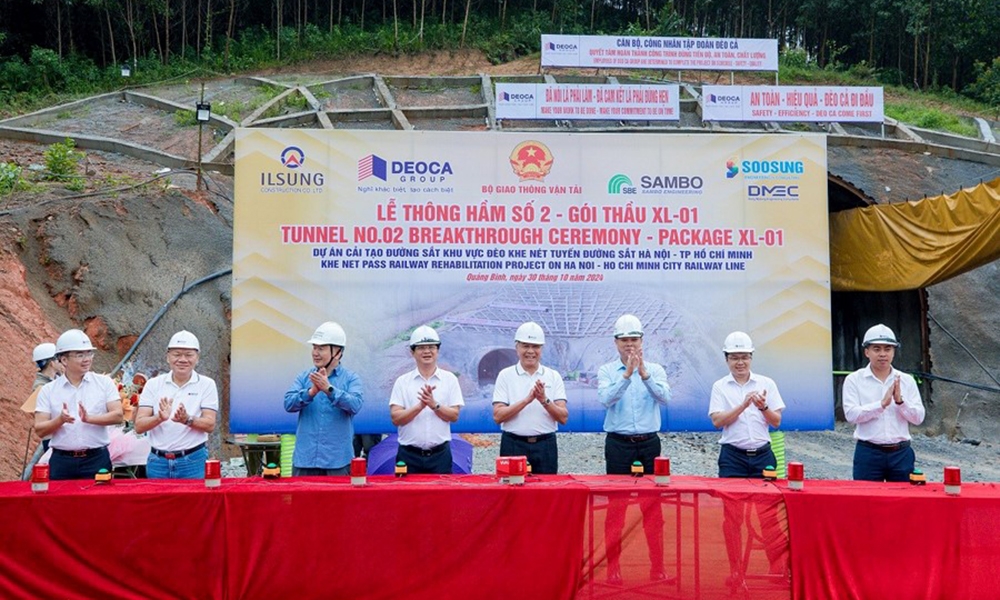 Quảng B&igrave;nh: Th&ocirc;ng hầm số 2 Dự &aacute;n cải tạo đường sắt Khe N&eacute;t