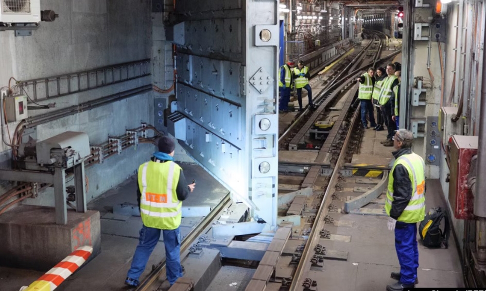 Khám phá hầm chống hạt nhân trong lòng tàu điện ngầm ở Cộng hoà Séc Khám phá hầm chống hạt nhân trong lòng tàu điện ngầm ở Cộng hoà Séc