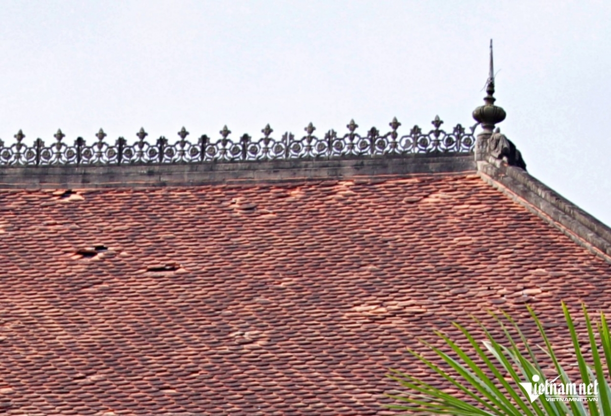 B&iacute; ẩn căn biệt thự m&aacute;i đỏ phủ đầy c&acirc;y cỏ ở Long An