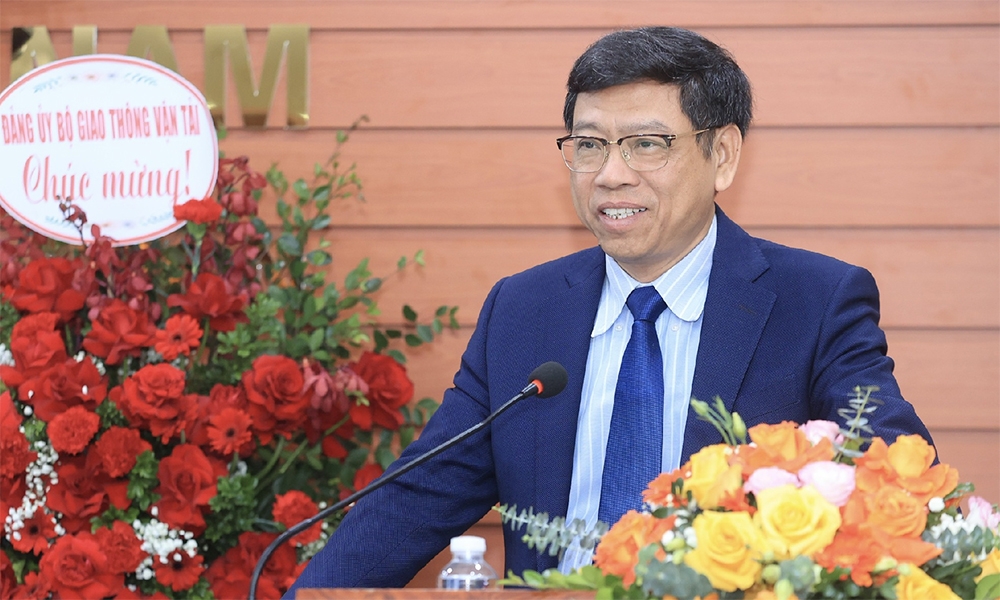 Thủ tướng điều động, bổ nhiệm 3 Thứ trưởng Bộ Xây dựng Thủ tướng điều động, bổ nhiệm 3 Thứ trưởng Bộ Xây dựng