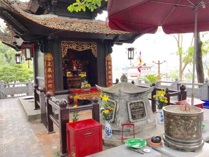 cam pha quang ninh den cua ong mot ky quan linh thieng vung dong bac
