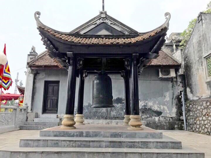 cam pha quang ninh den cua ong mot ky quan linh thieng vung dong bac