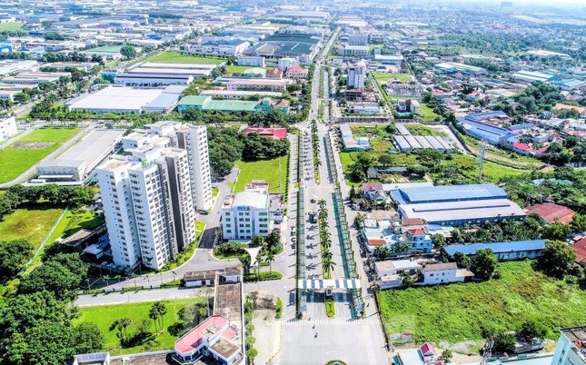 binh duong di doi hang nghin co so san xuat de lam dich vu khu vui choi cho nguoi dan