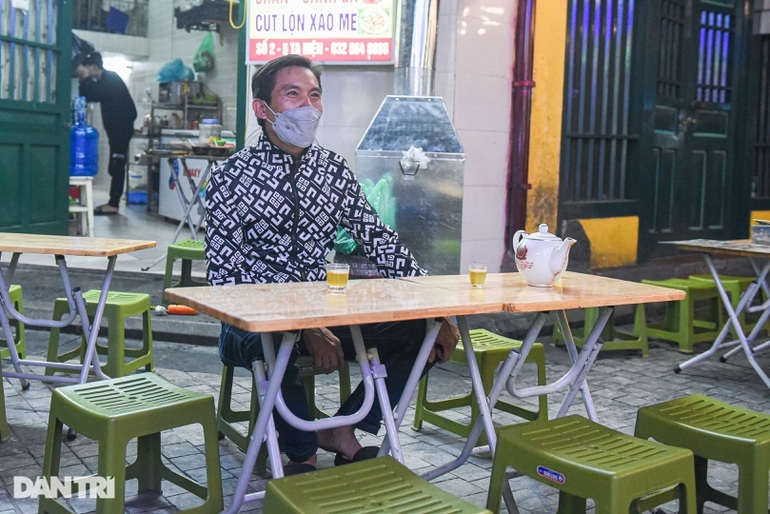 nhieu chu quan o ha noi kho hieu vi phai dong cua luc 21h