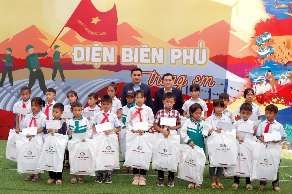 cong ty co phan nhua thieu nien tien phong khanh thanh cau ket noi yeu thuong so 80 tai dien bien