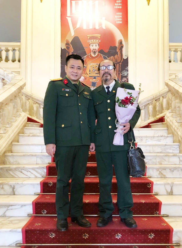 nsnd tu long va nhung nghe si tung lam phu ho muu sinh