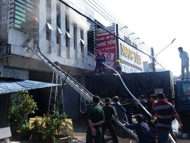 chay lon tai khu tap the trung tam van hoa nghe thuat tinh an giang