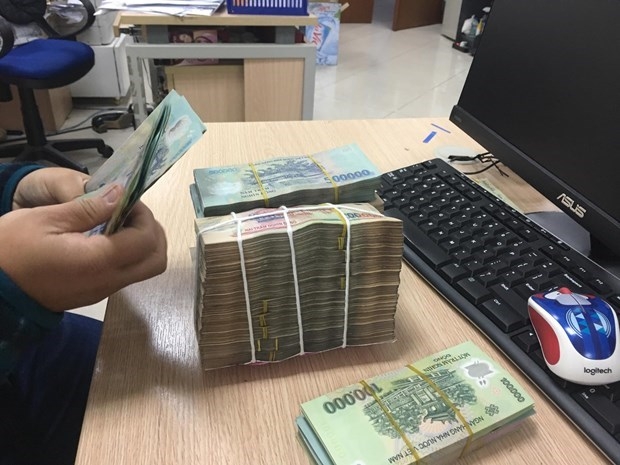 hon 32500 ty dong do vao chung khoan vn index cham moc 1340 diem